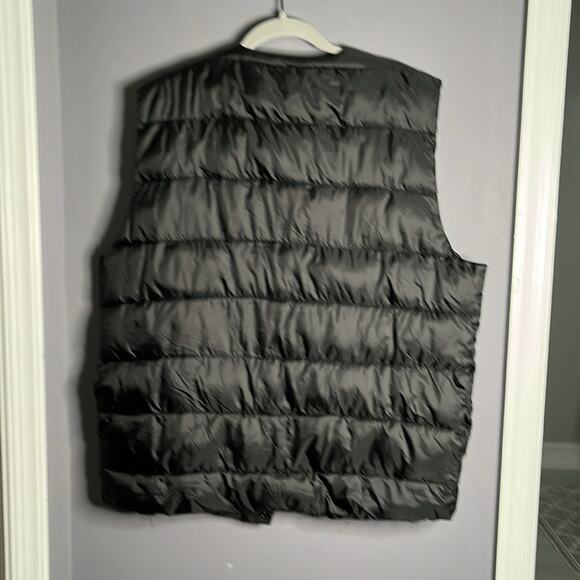 ASOS Unisex Black Puffer Vest With Snap Closure Size XL - Picture 5 of 9